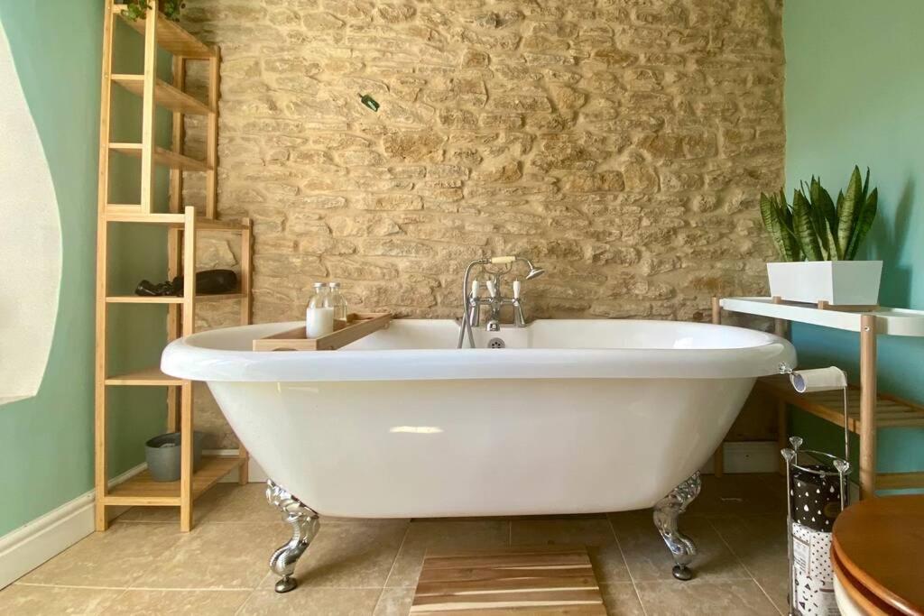 The Explorers Rest - Cottage - Frome Buckland Dinham Екстер'єр фото